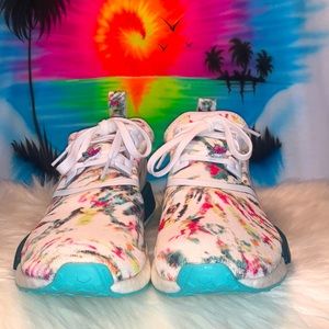 ADIDAS NMD R1 SIZE 11.5 perfect condition like new